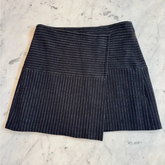 New Alice + Olivia Black Pinstripe Women's Skirt Asymmetrical Faux Wrap Size 12 - Picture 2 of 7
